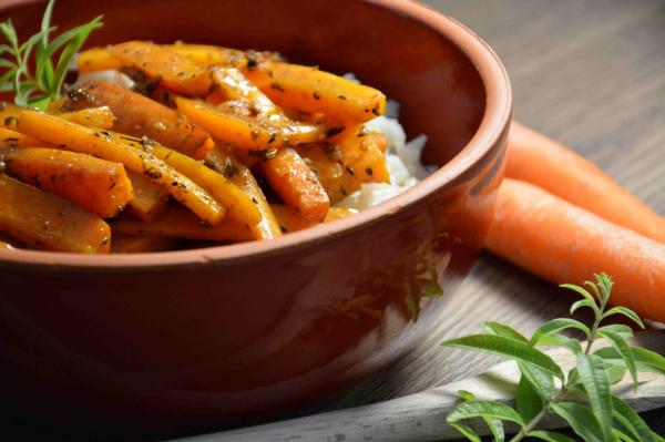 AROMATIC RICE WITH GLAZED CARROTS