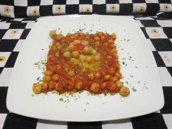 POIS CHICHES À LA TOMATE