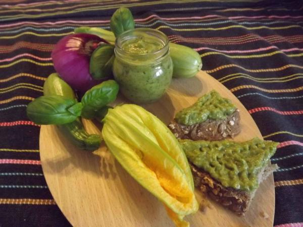 SAUCE AUX COURGETTES ET AU BASILIC