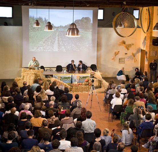 EL TAMISO INCONTRA VANDANA SHIVA